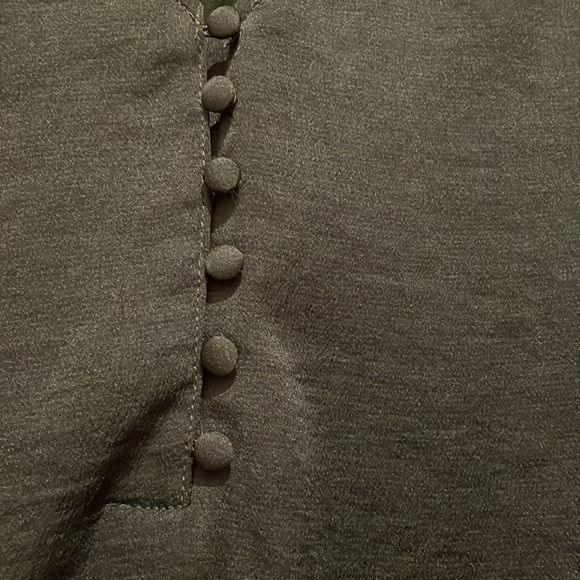 Emerald Green Express Blouse - Picture 3 of 4